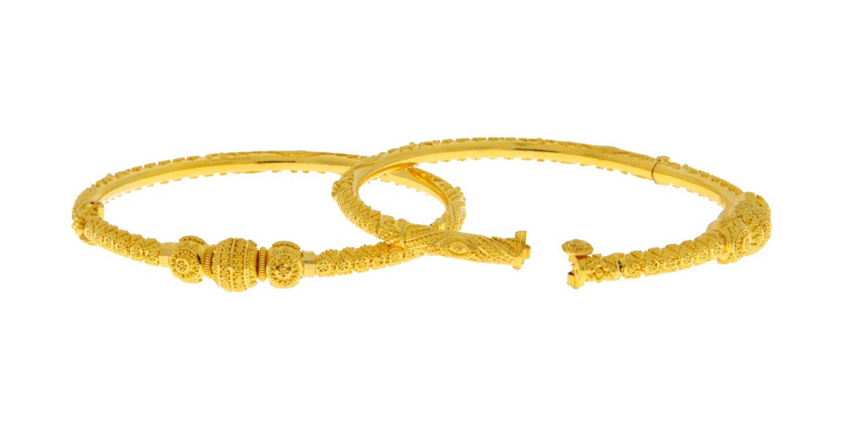 Gold Bangles for Women: Elegant, Timeless, and Always in Style